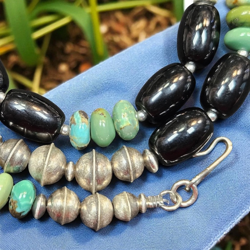 Native American Turquoise and Black Onyx Necklace - Picture 4 of 8